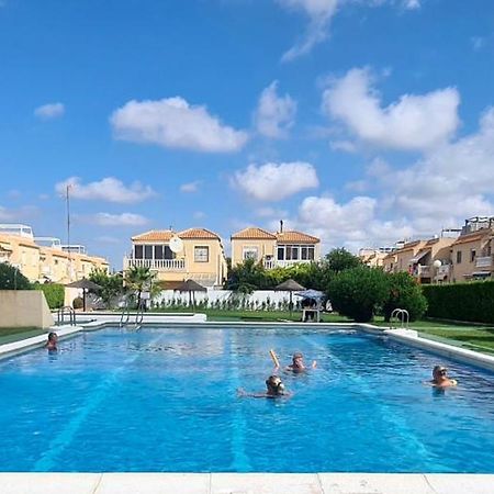 Bungalow Avec Piscine トレビエハ エクステリア 写真