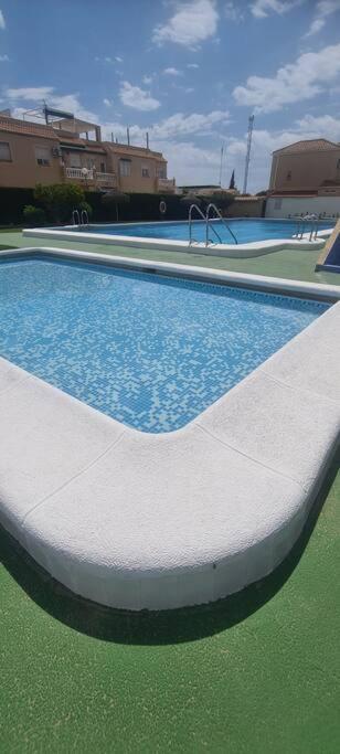 Bungalow Avec Piscine トレビエハ エクステリア 写真
